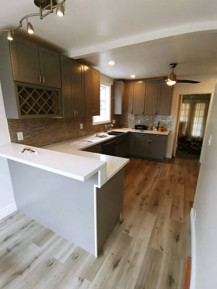 Slide of WR Solutions and Remodeling