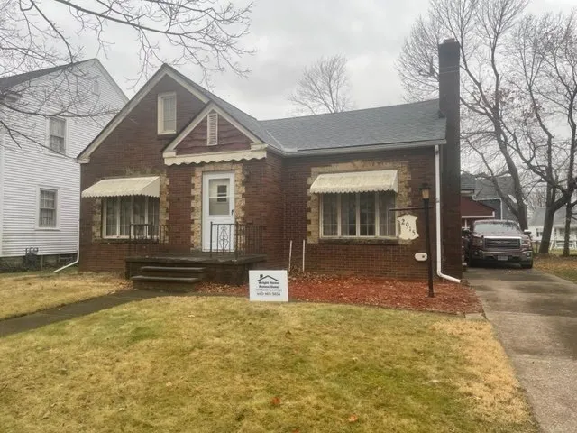 Slide of Wright Home Renovations