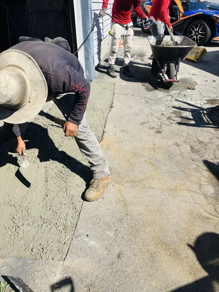 Slide of WRN Home Improvement & Construction