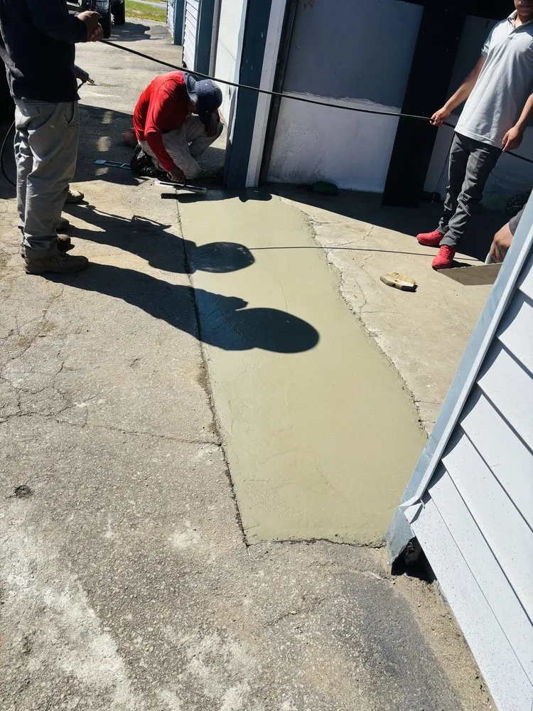 Slide of WRN Home Improvement & Construction