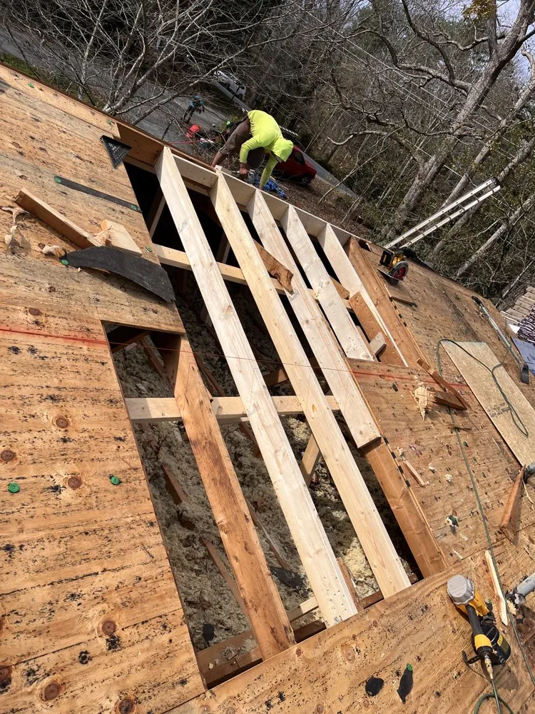 Slide of Wuilson’s Roofing