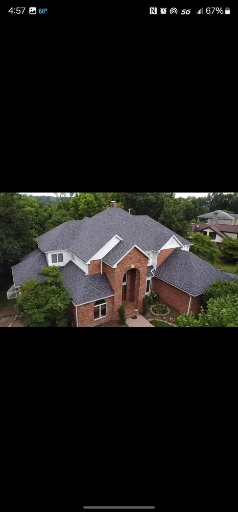 Top-rated shingle roofing service in St. Louis, MO by W&W Roofing