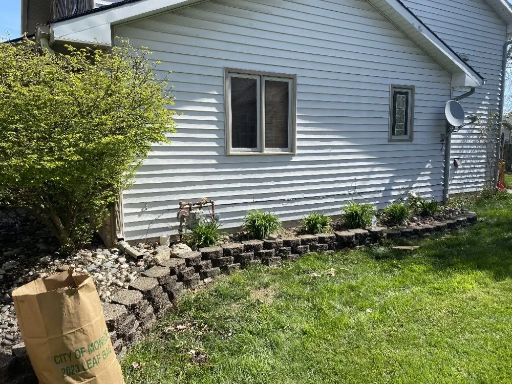 Slide of Ww’Js Trailer Roofing And Outside Lawn Care