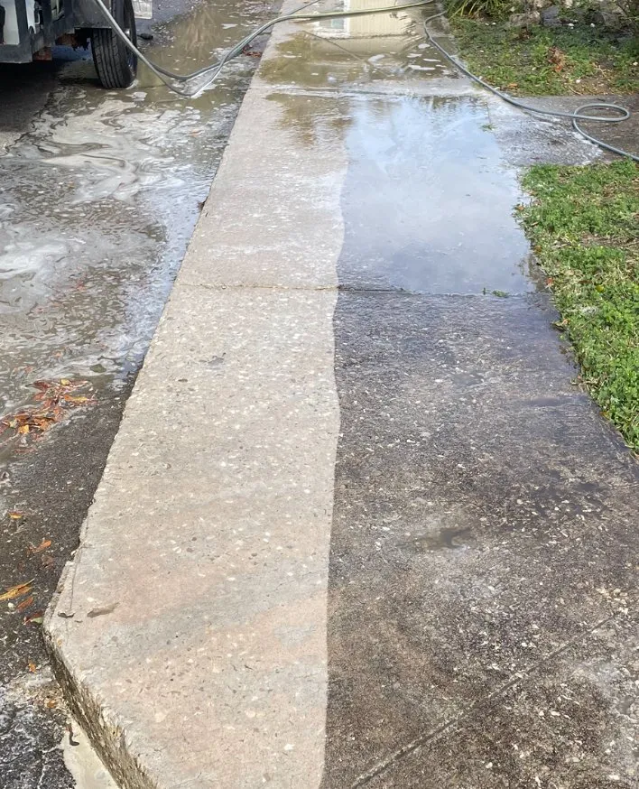 Slide of Xclusiv Klean