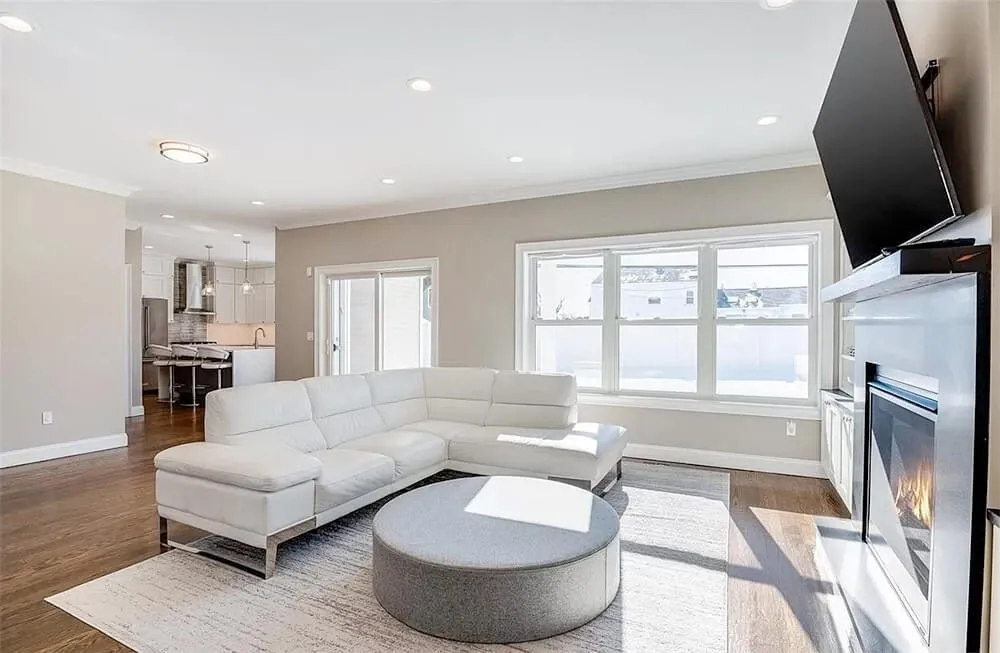 Slide of XP-Dyte Builders