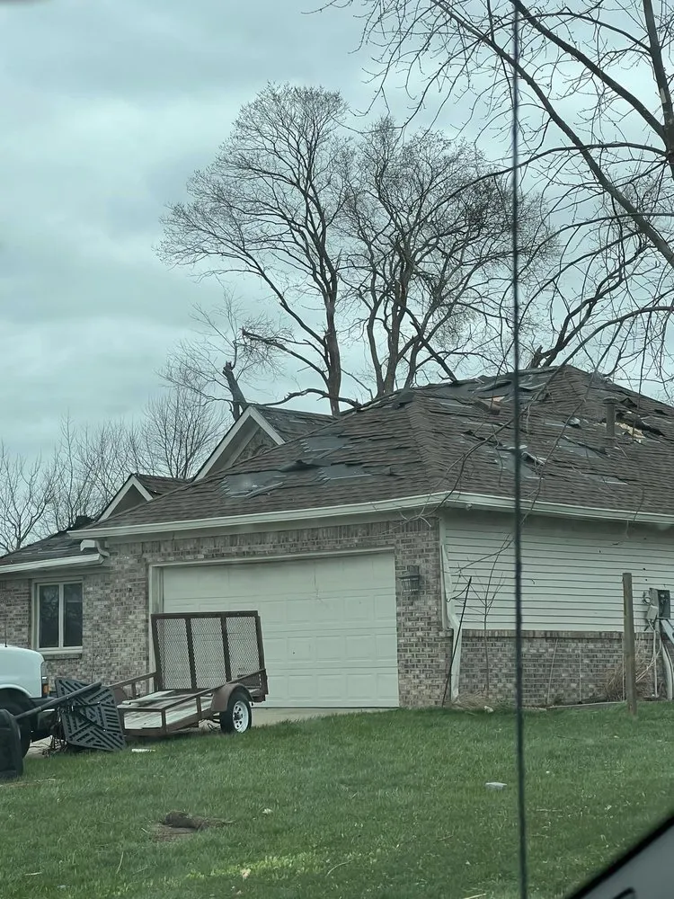 Licensed shingle roofing service experts serving Indianapolis city, IN - Xp General Contractor