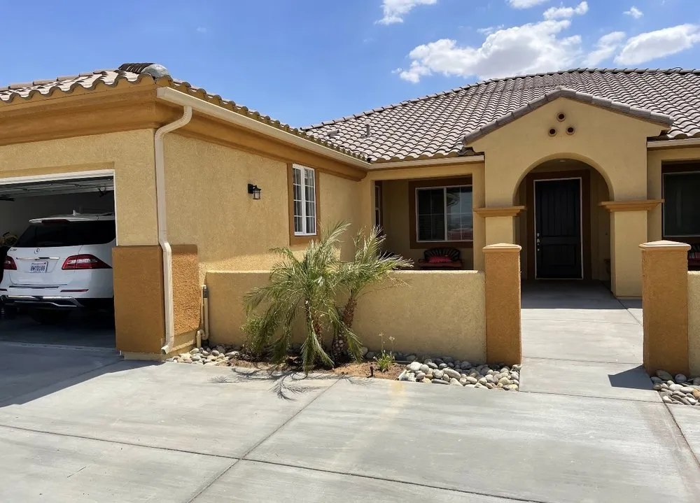 Slide of Xtreme Roofing