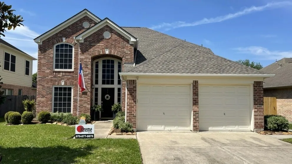 Slide of Xtreme Roofing