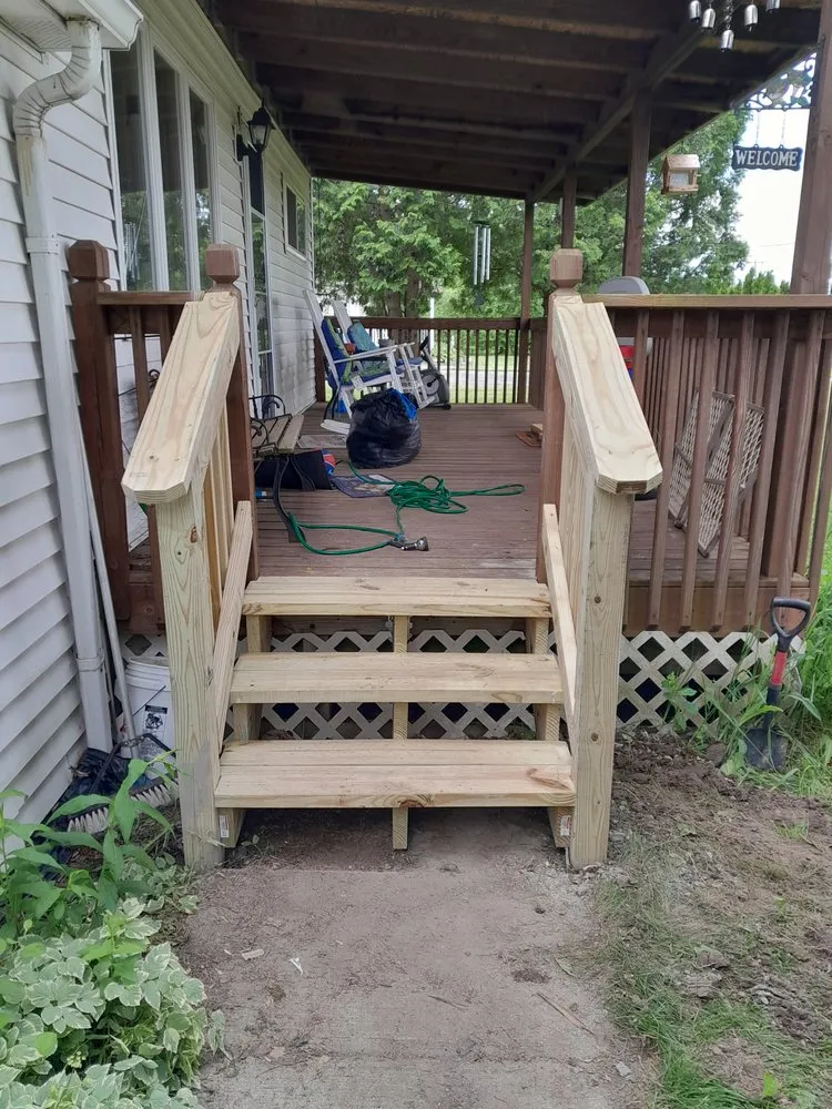 Slide of Yaklins Creative Exteriors