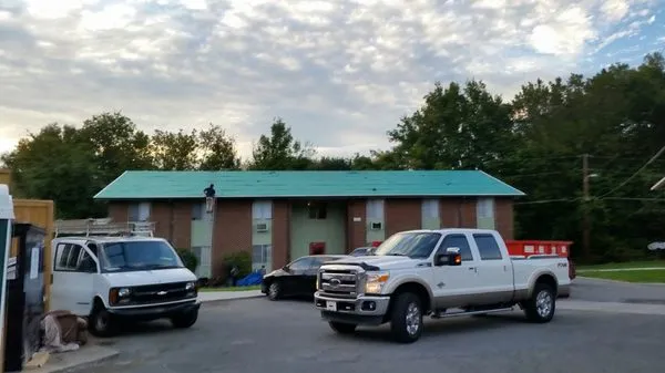 Yarbrough Roofing Logo