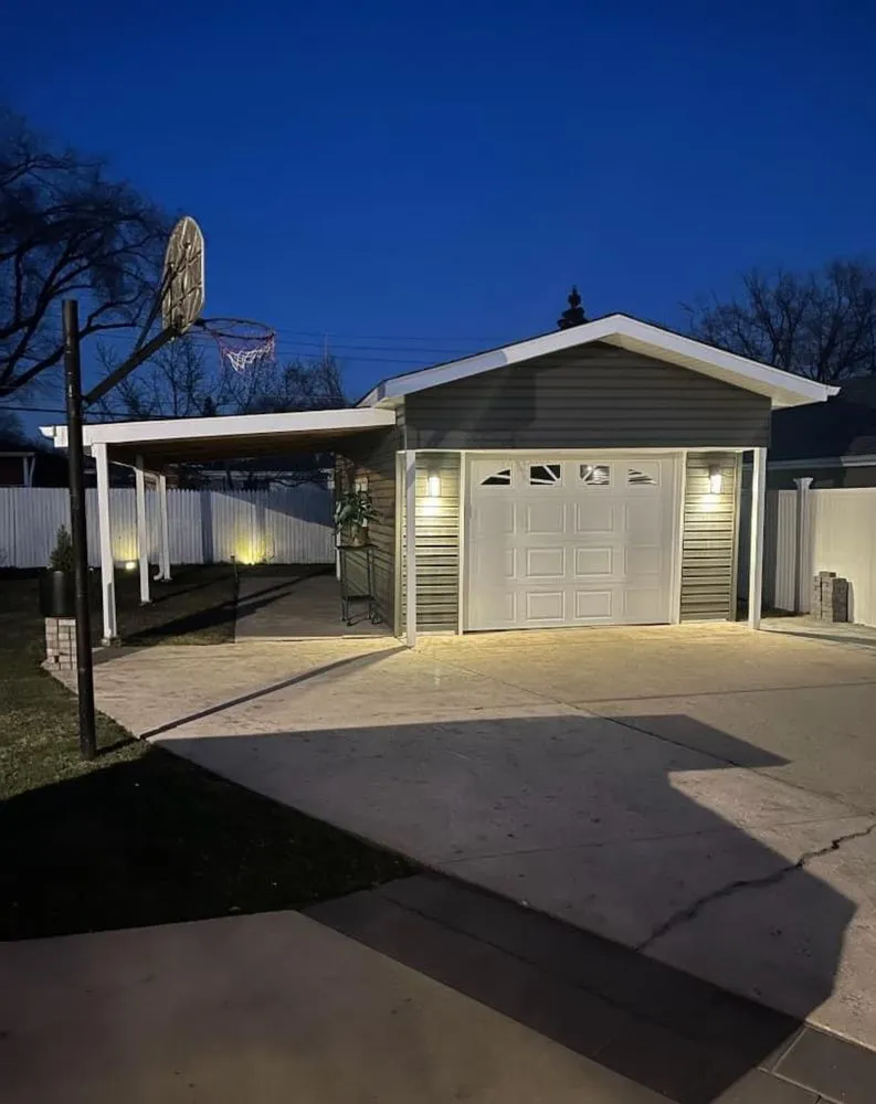 Slide of Yareli Constructions