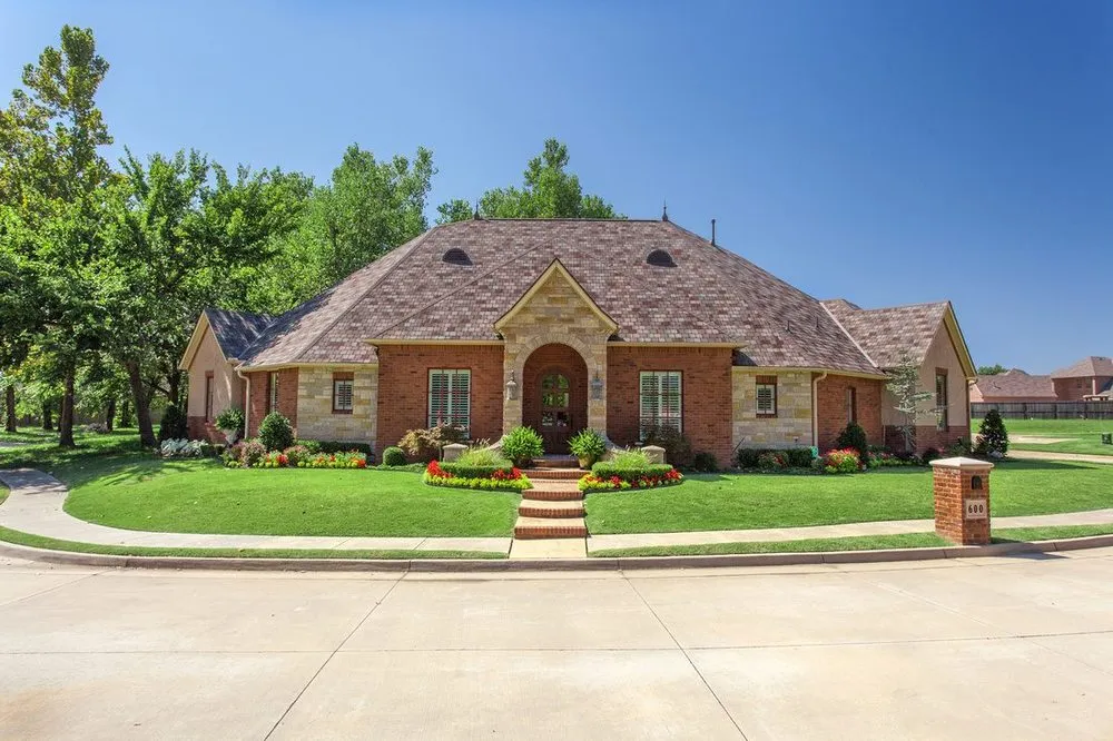 Slide of Yates Roofing & Construction