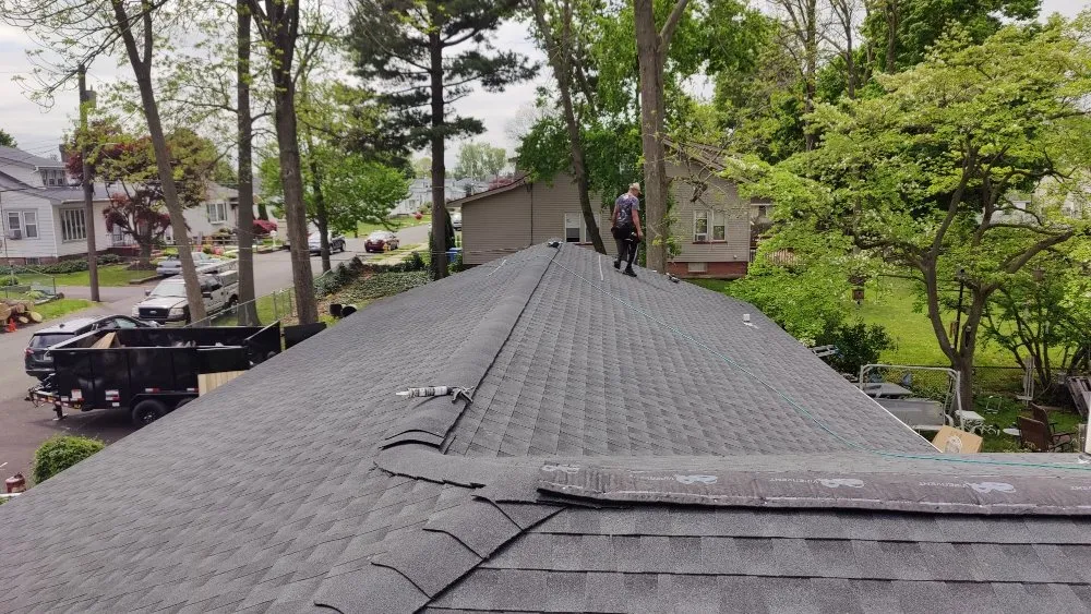 Slide of Yerick Luis Contrucción