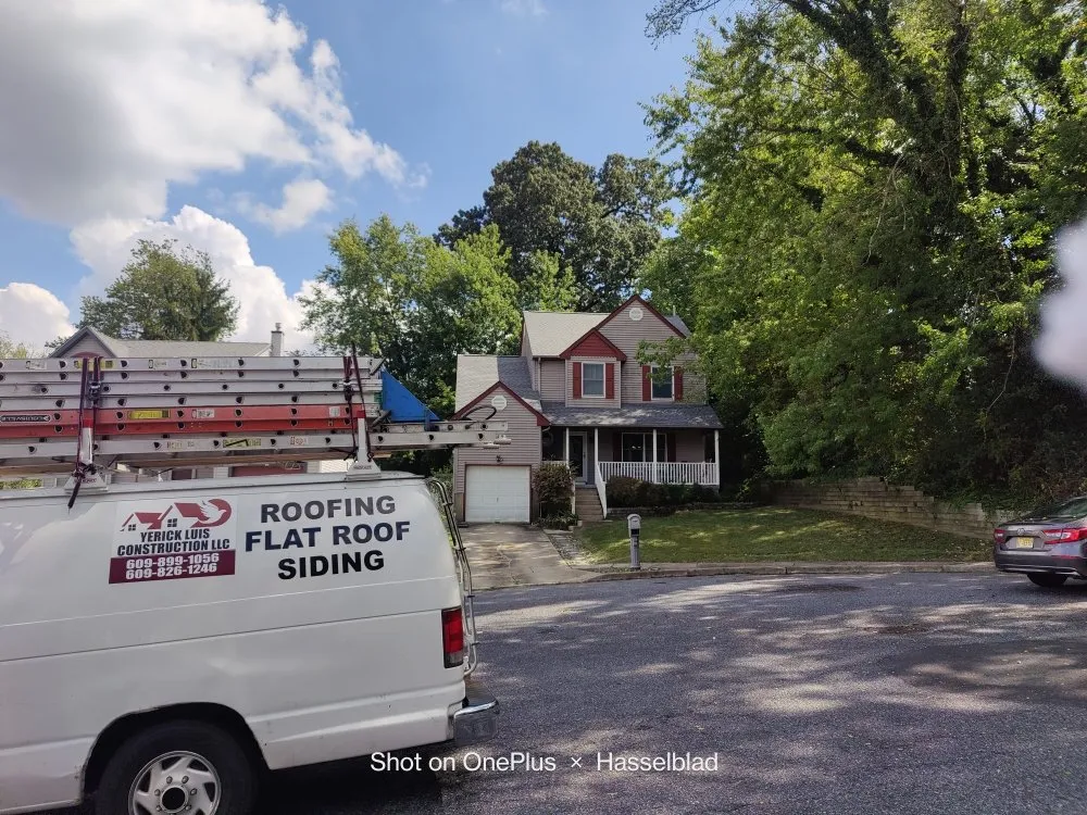 Slide of Yerick Luis Contrucción