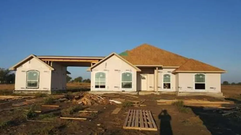 Slide of YFM Roofing