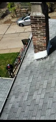 Yinzer Roofing and Contracting Logo