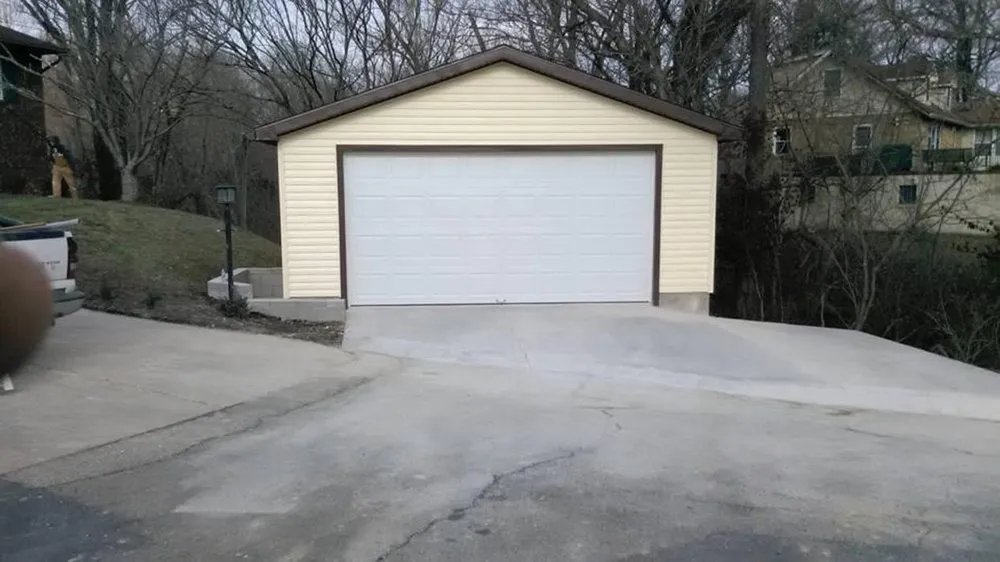Top-rated shingle roofing service with free inspection across Wallingford, KY - Yoder's Roofing Solutions