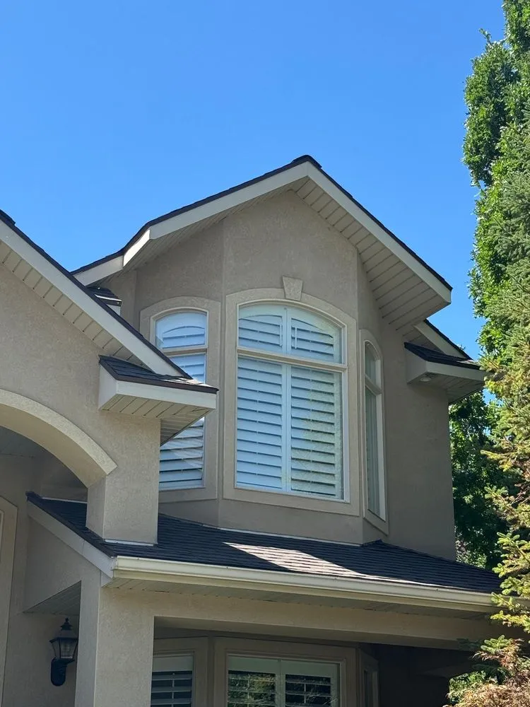 Slide of Yoel Contractor Roofing