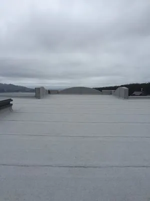 Young's Roofing Inc Logo