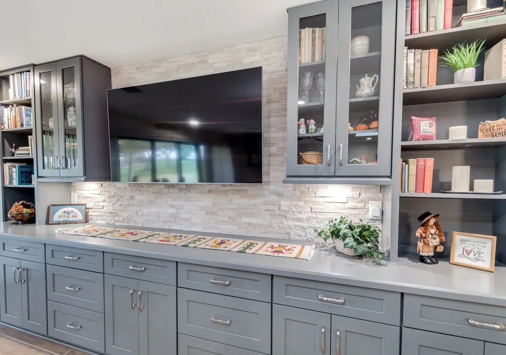 Slide of Yourson Contracting