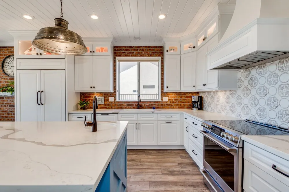 Slide of Yourson Contracting