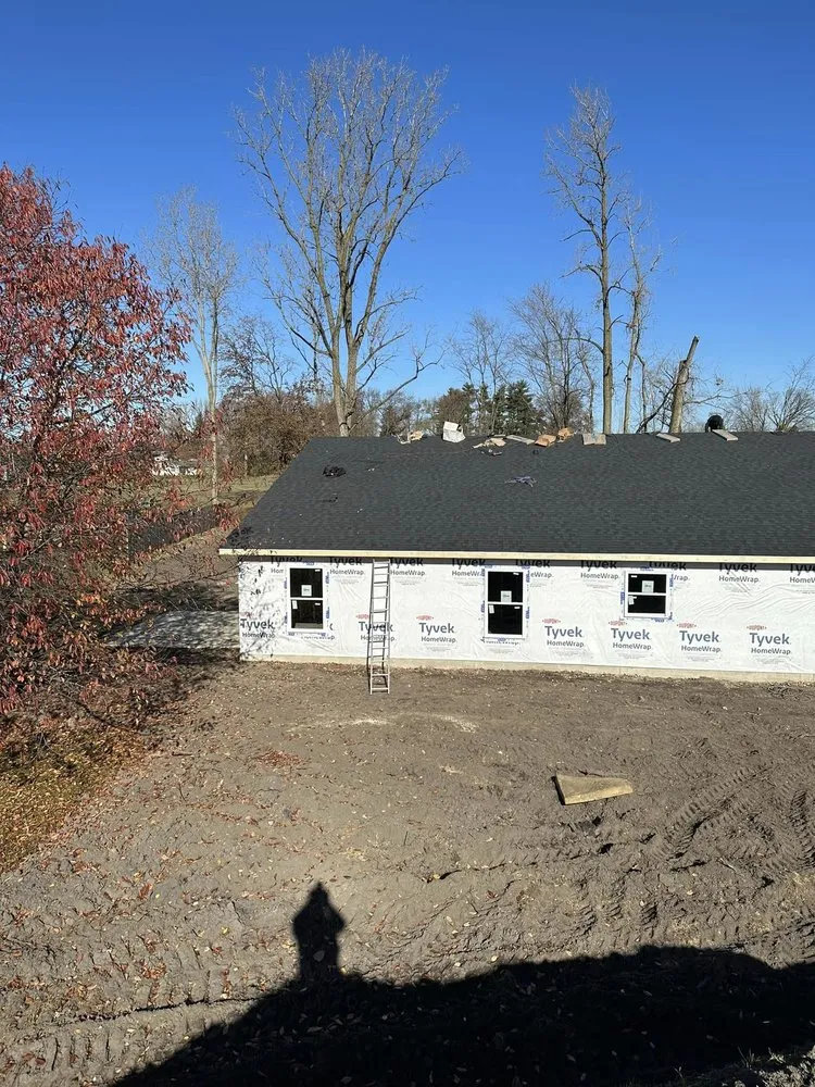 Slide of Yovani Roofing