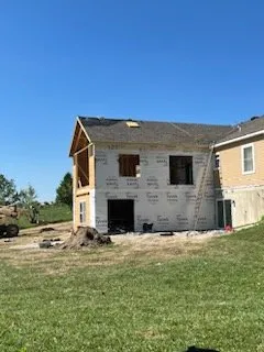 Slide of Yovani Roofing