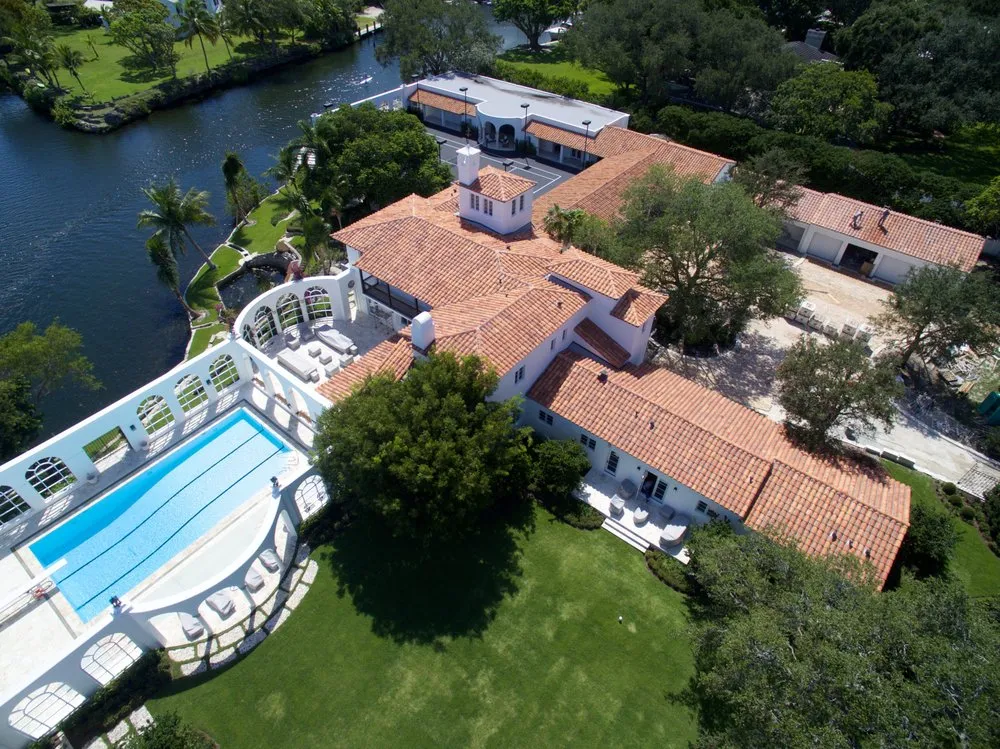 Slide of Z Roofing and Waterproofing