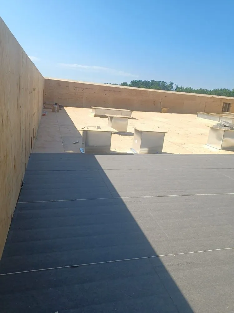 Slide of Zacarias Roofing Of Ohio