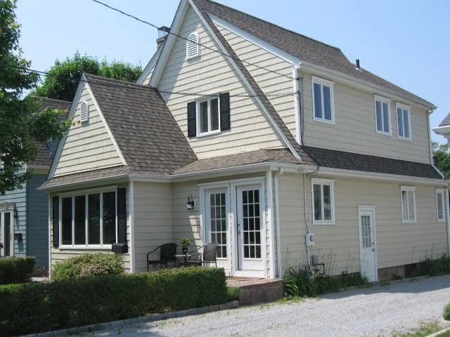 Slide of Zakhar Roofing & Siding