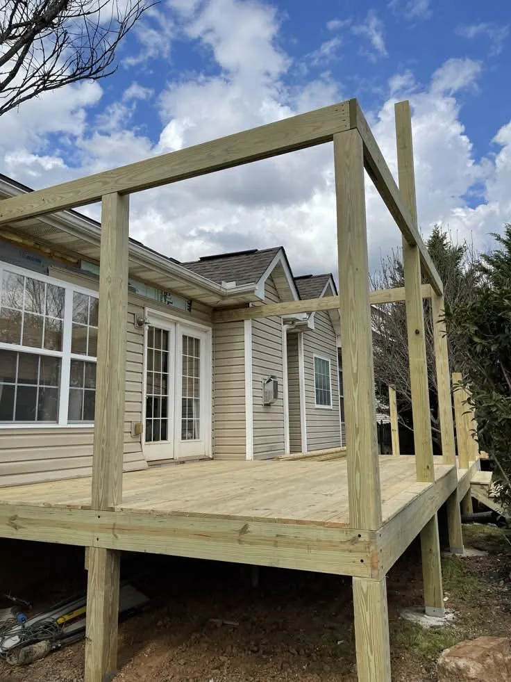 Slide of Zaruma Best Contractor