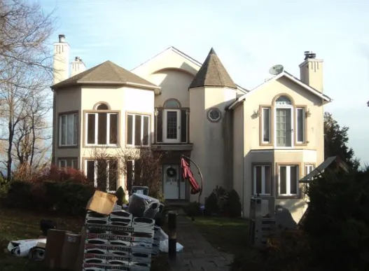 Slide of Zöe Renovation