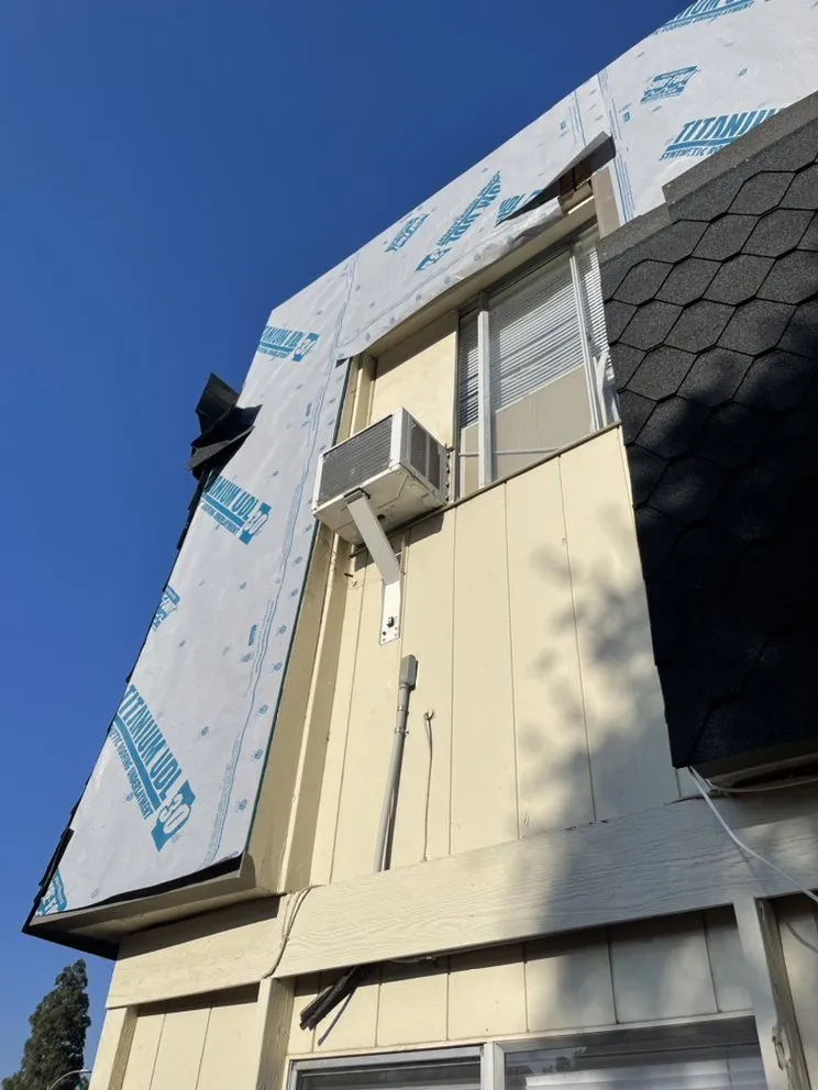 Slide of Zenith Roofing Services