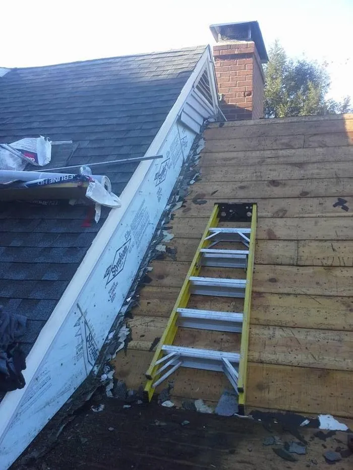 Licensed shingle roofing service experts serving North Windham, CT - Zerik Construction
