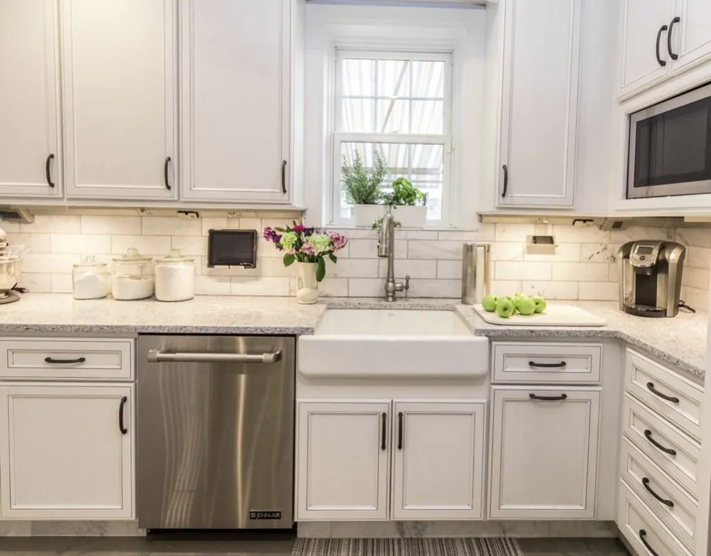 Slide of ZH Construction & Renovation