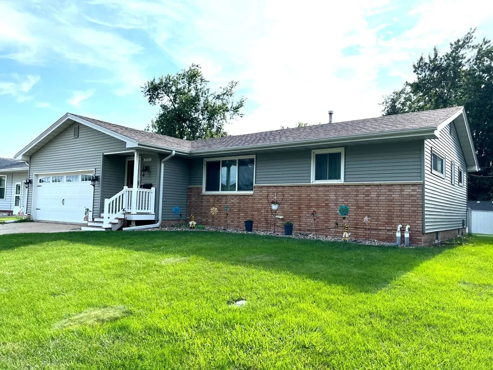 Slide of Zinnel Roofing and Exteriors