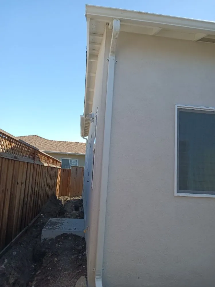 Slide of Zoethi Roofing and Gutters