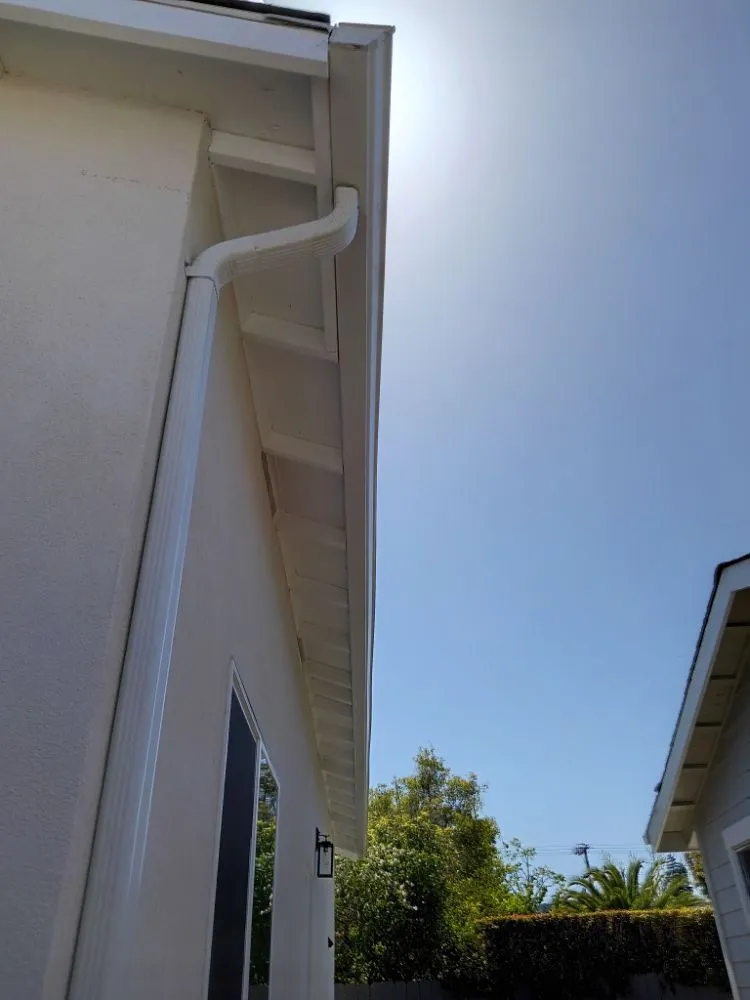 Slide of Zoethi Roofing and Gutters