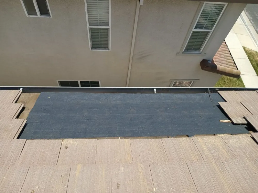 Slide of Zoethi Roofing and Gutters