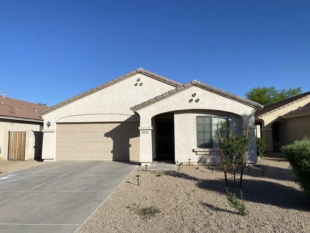 Slide of Zona Roofing