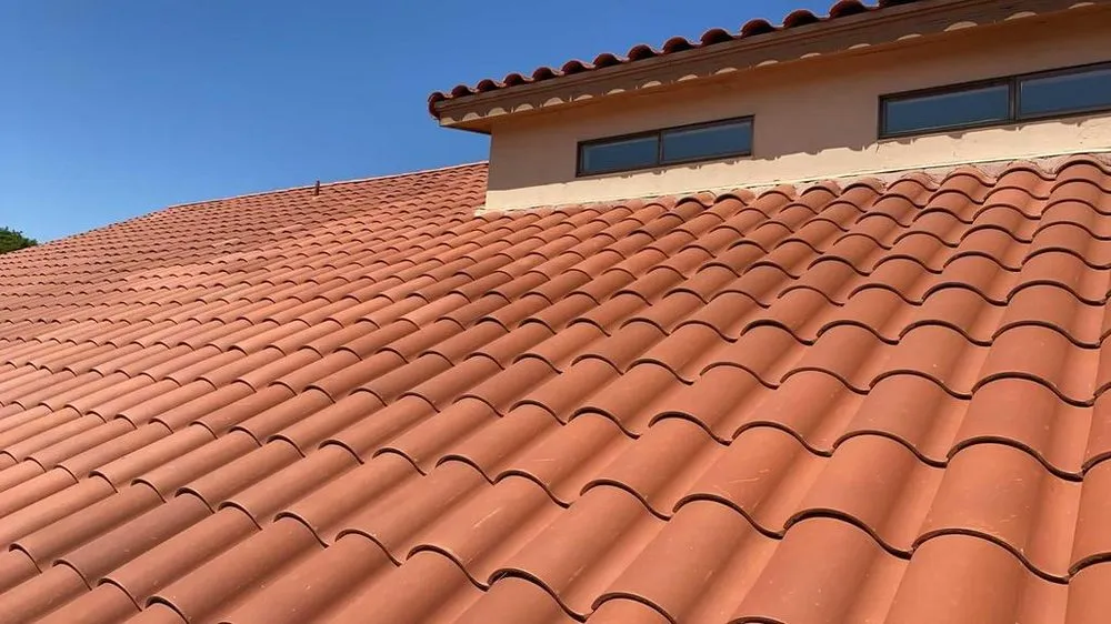 Slide of Zona Roofing
