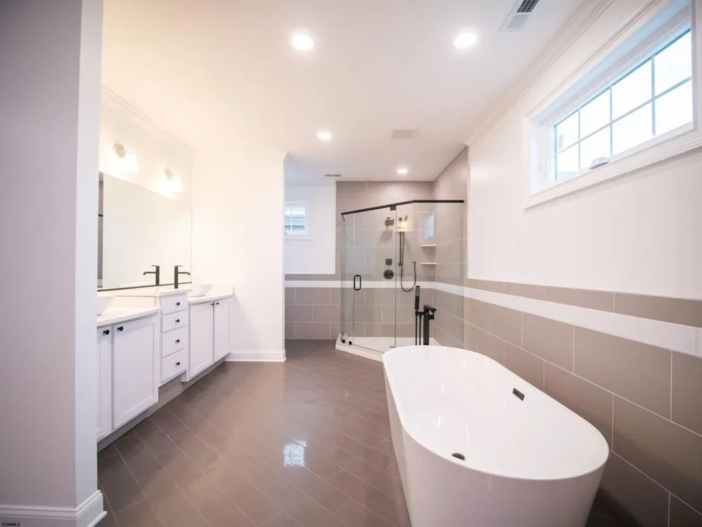 Slide of Zucchi Construction