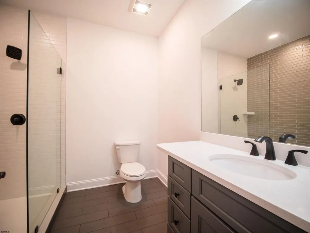 Slide of Zucchi Construction