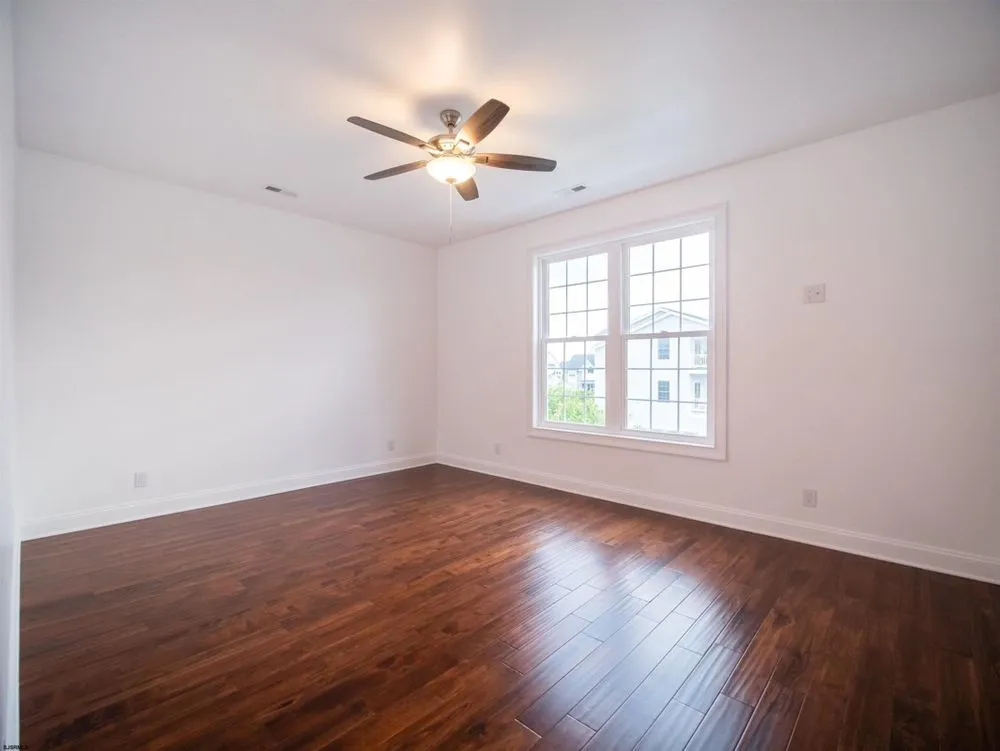 Slide of Zucchi Construction