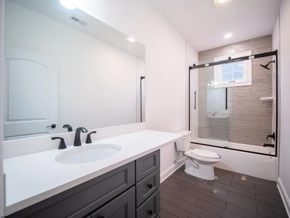 Slide of Zucchi Construction