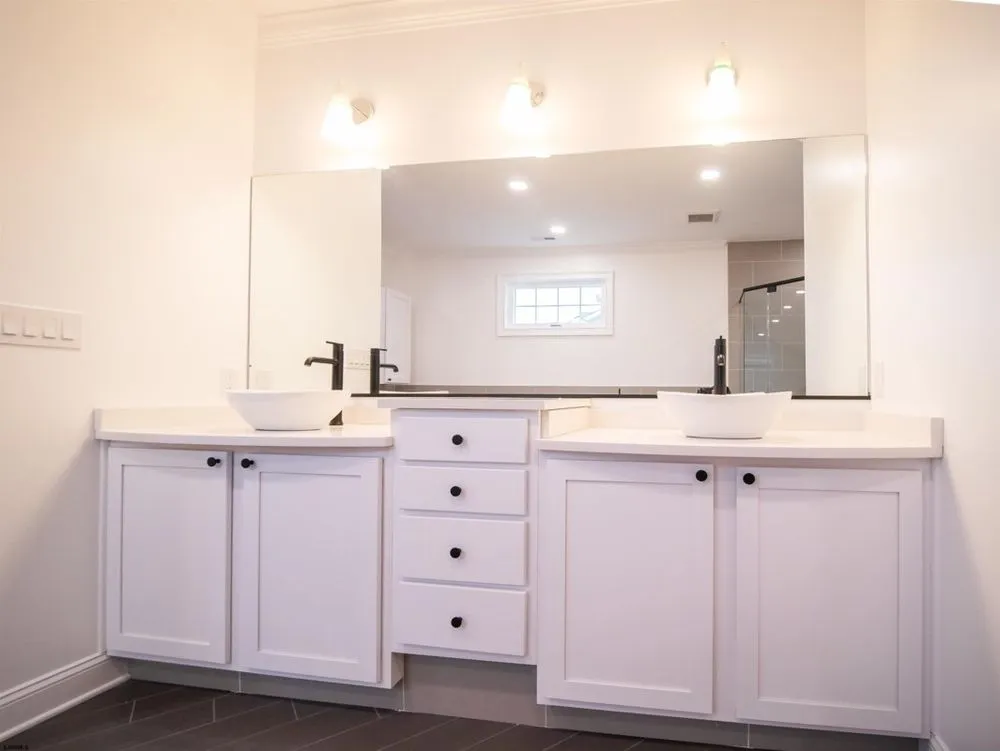 Slide of Zucchi Construction