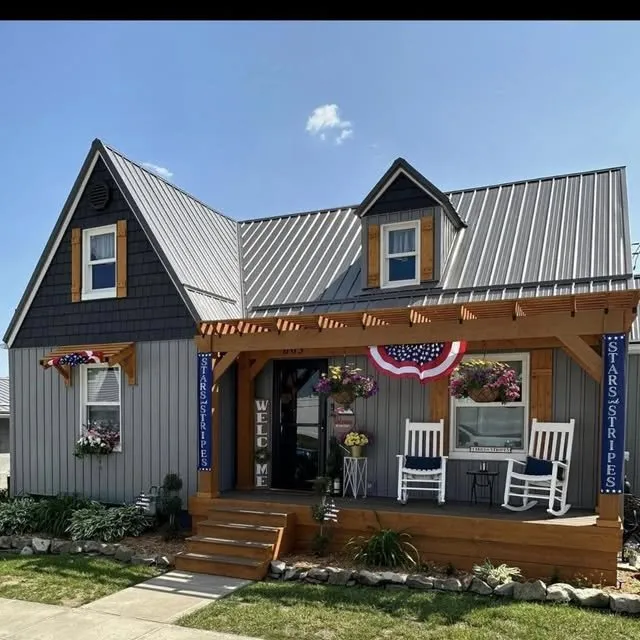 Trusted shingle roofing service experts serving New Alexandria, PA - Zundel Construction